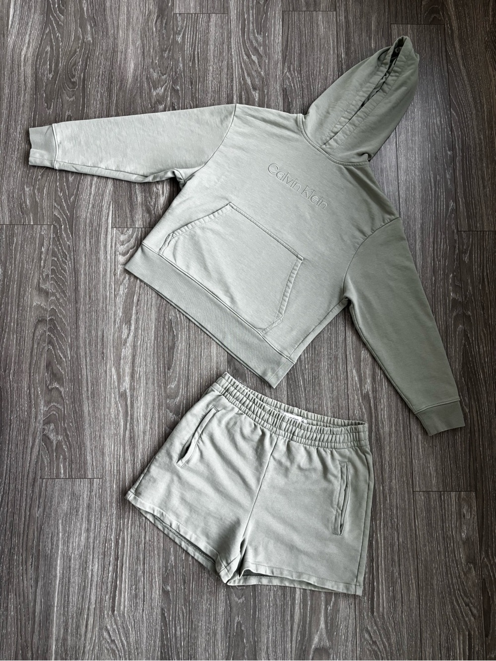 Calvin Klein women’s Sage Green Logo Sweat SeT